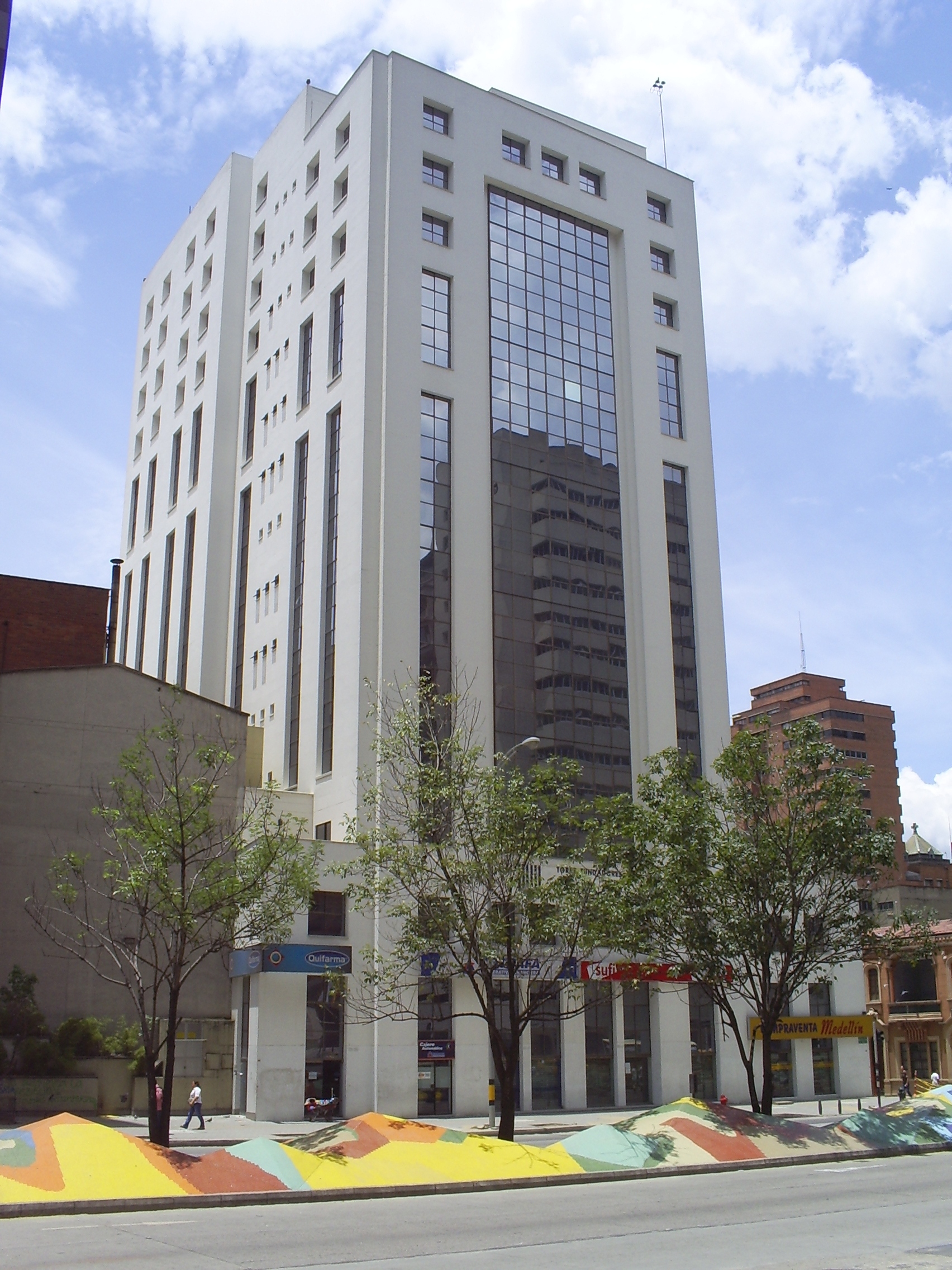 clinica de medellín del centro