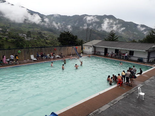 Centro Acuático Los Guaduales