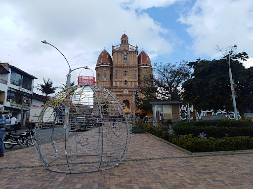Parque Central San Pedro de los Milagros